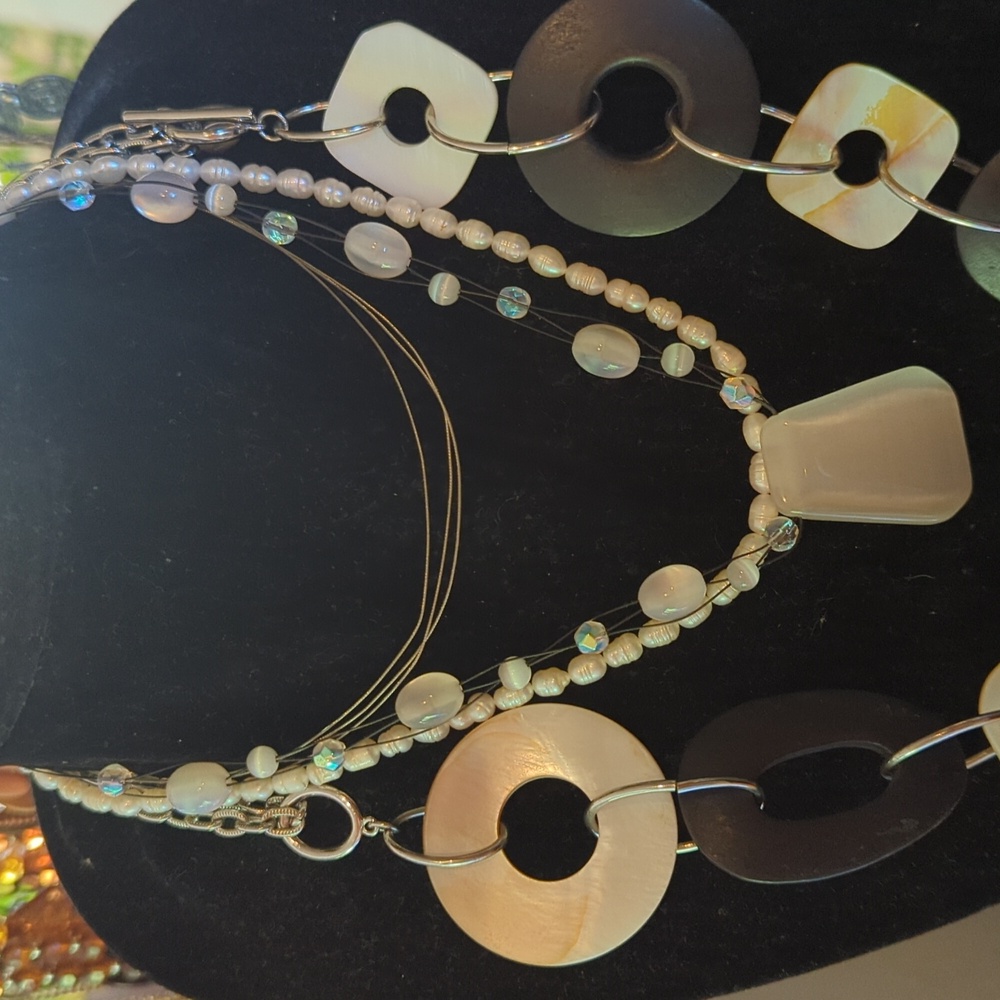 3 necklace bundle - Picture 3 of 10